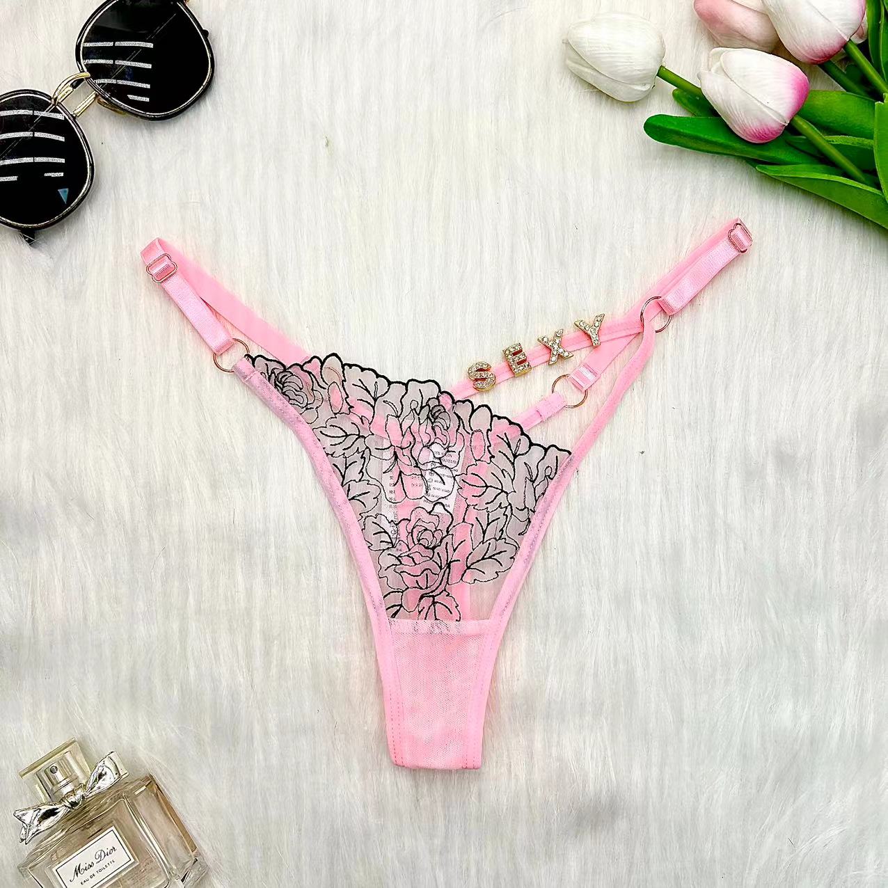 女性のためのセクシーなパーソナライズされた名前のひも,クリス - Body Jewelry Names のレビューと価格