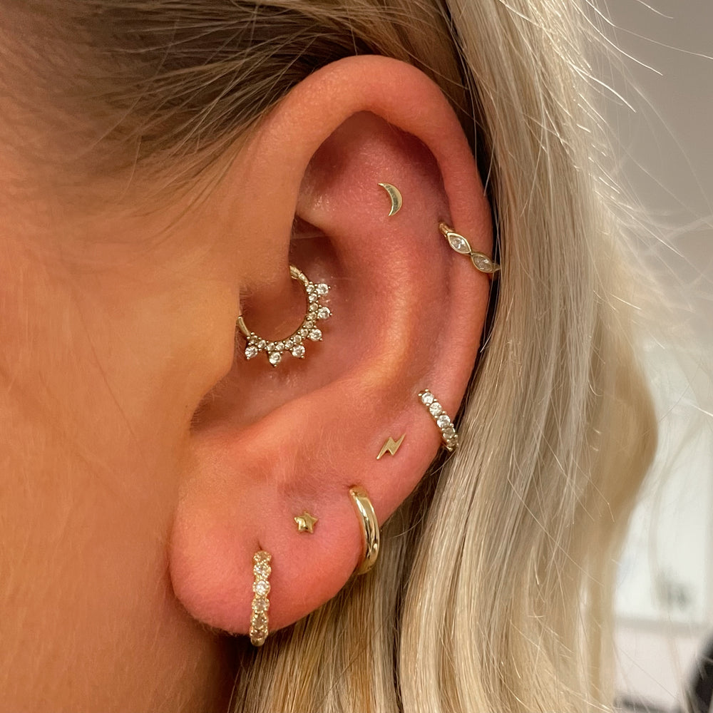 星と月のスタッドが付いたイヤリング,女性用,韓国のファッショ - Flat Back Labret Stud のレビューと価格