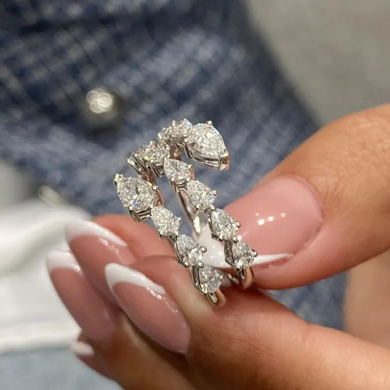 エレガントな1.80カラット ペアカット DEF/VS VV - Body Jewelry Vch のレビューと価格
