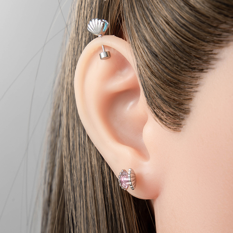 チタン製イヤースタッドピアス、20G銅製キュービックジルコニ - Flat Back Labret Stud のレビューと価格